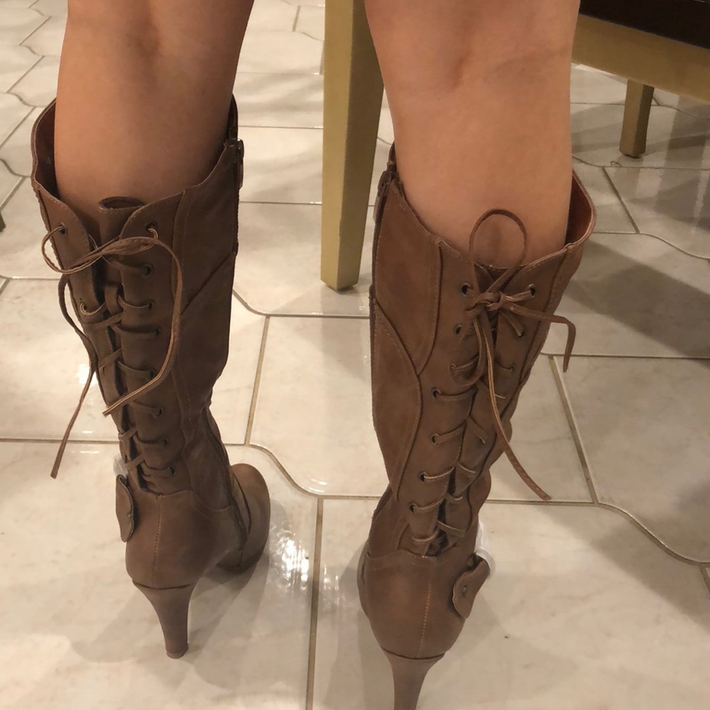 Boots - Picture 3 of 5